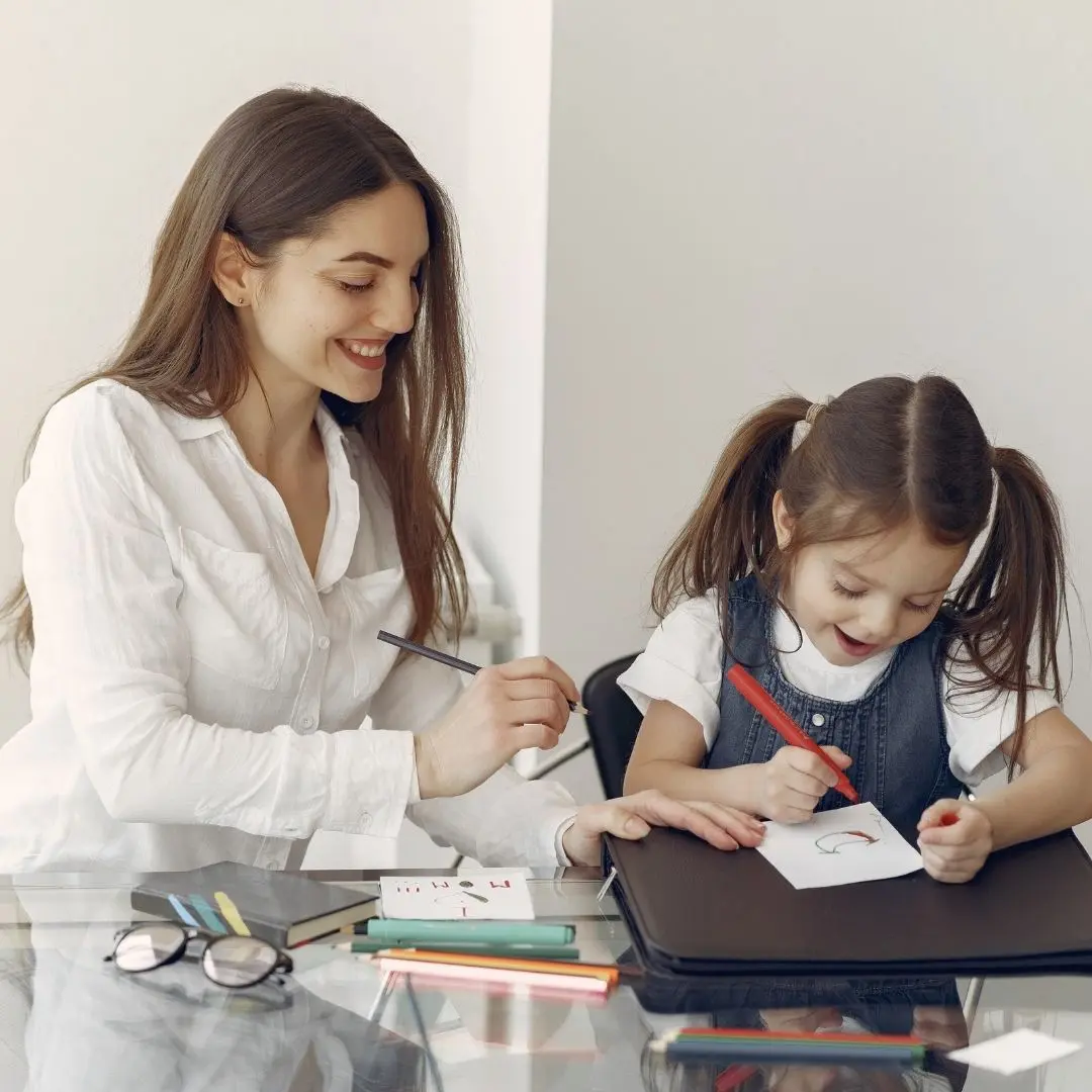 dziecko uczące się angielskiego